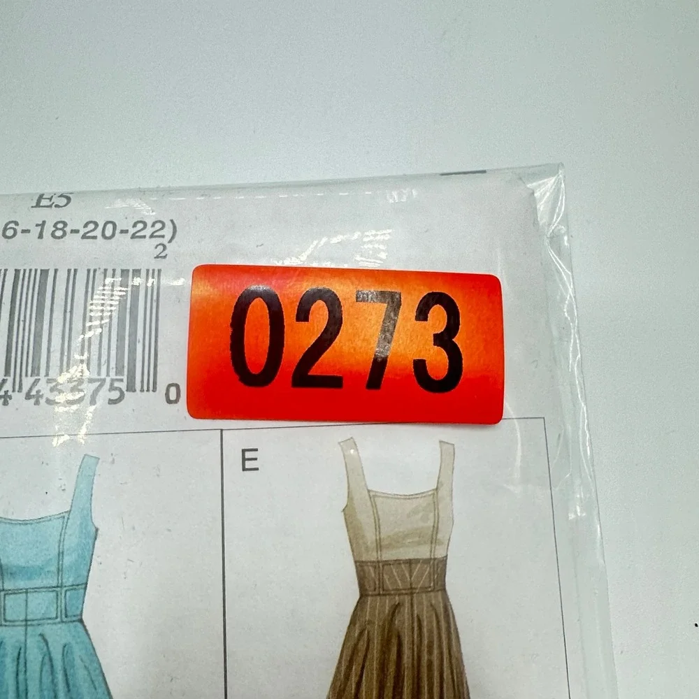Vogue Patterns V8648 Dress Sewing Pattern Misses 14-22 Uncut Factory Folded
